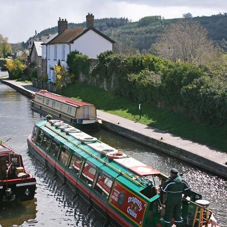 The Gremlin Lodge Brecon Exterior photo